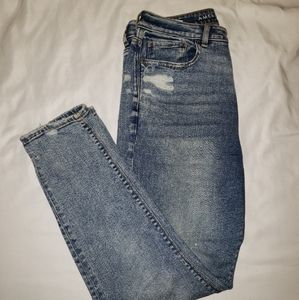 American Eagle | Vintage Wash Mom Jean | size 6